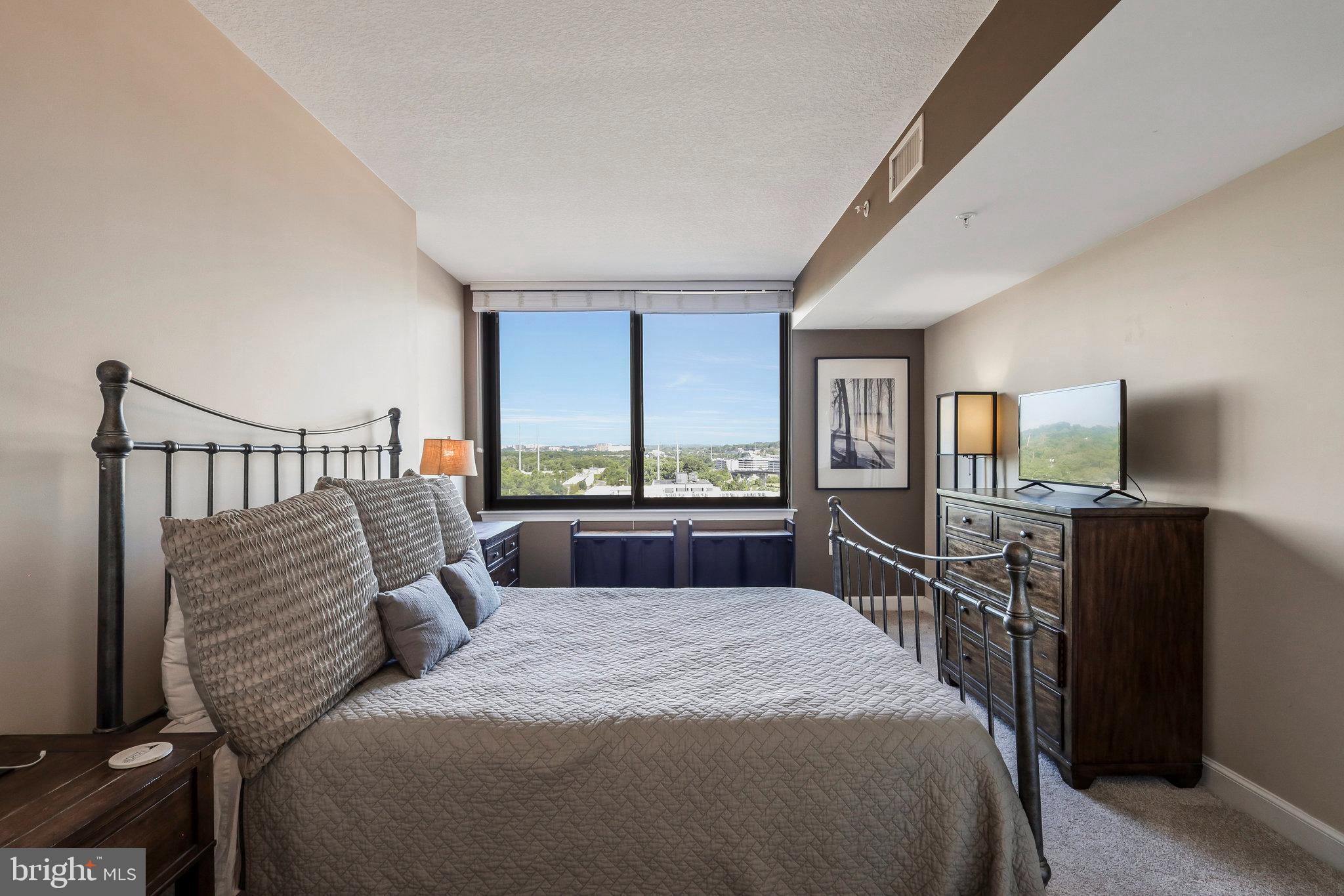 2451 MIDTOWN AVENUE 1221