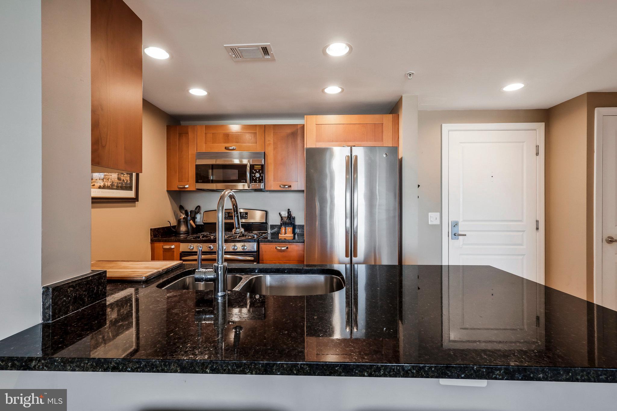 2451 MIDTOWN AVENUE 1221