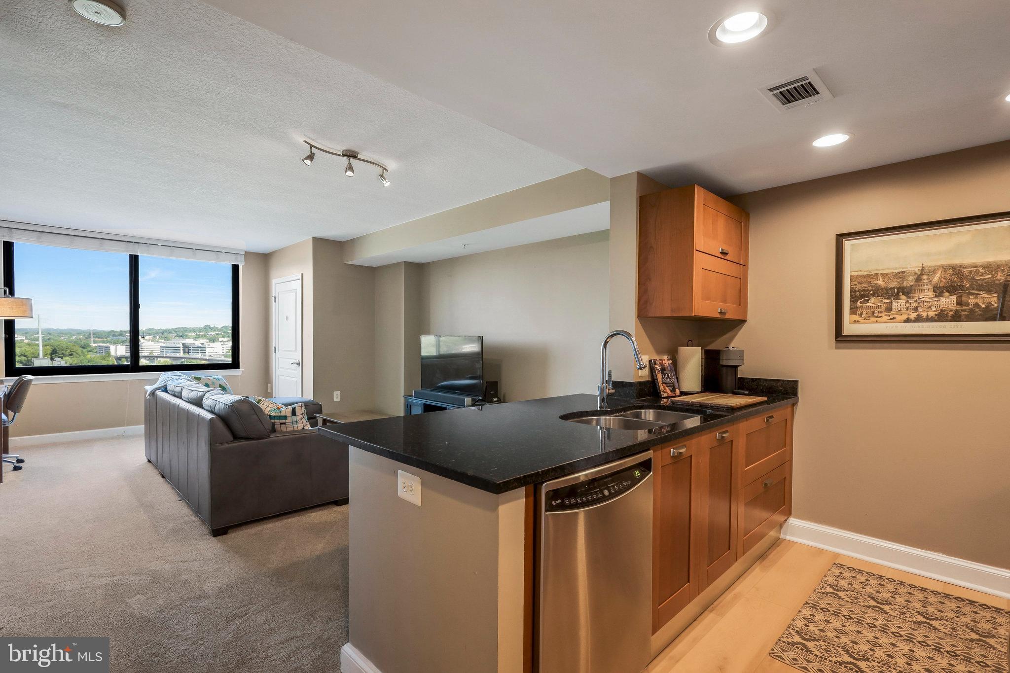 2451 MIDTOWN AVENUE 1221