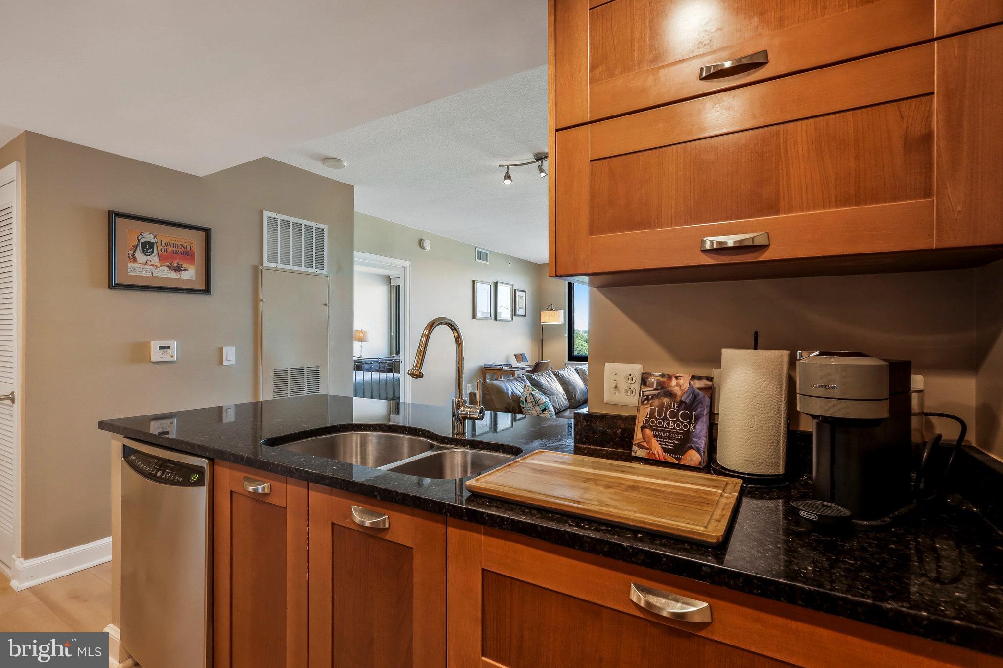 2451 MIDTOWN AVENUE 1221