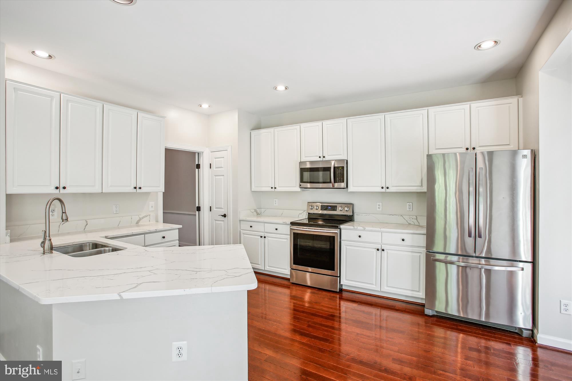 123 ROLAND COURT SW