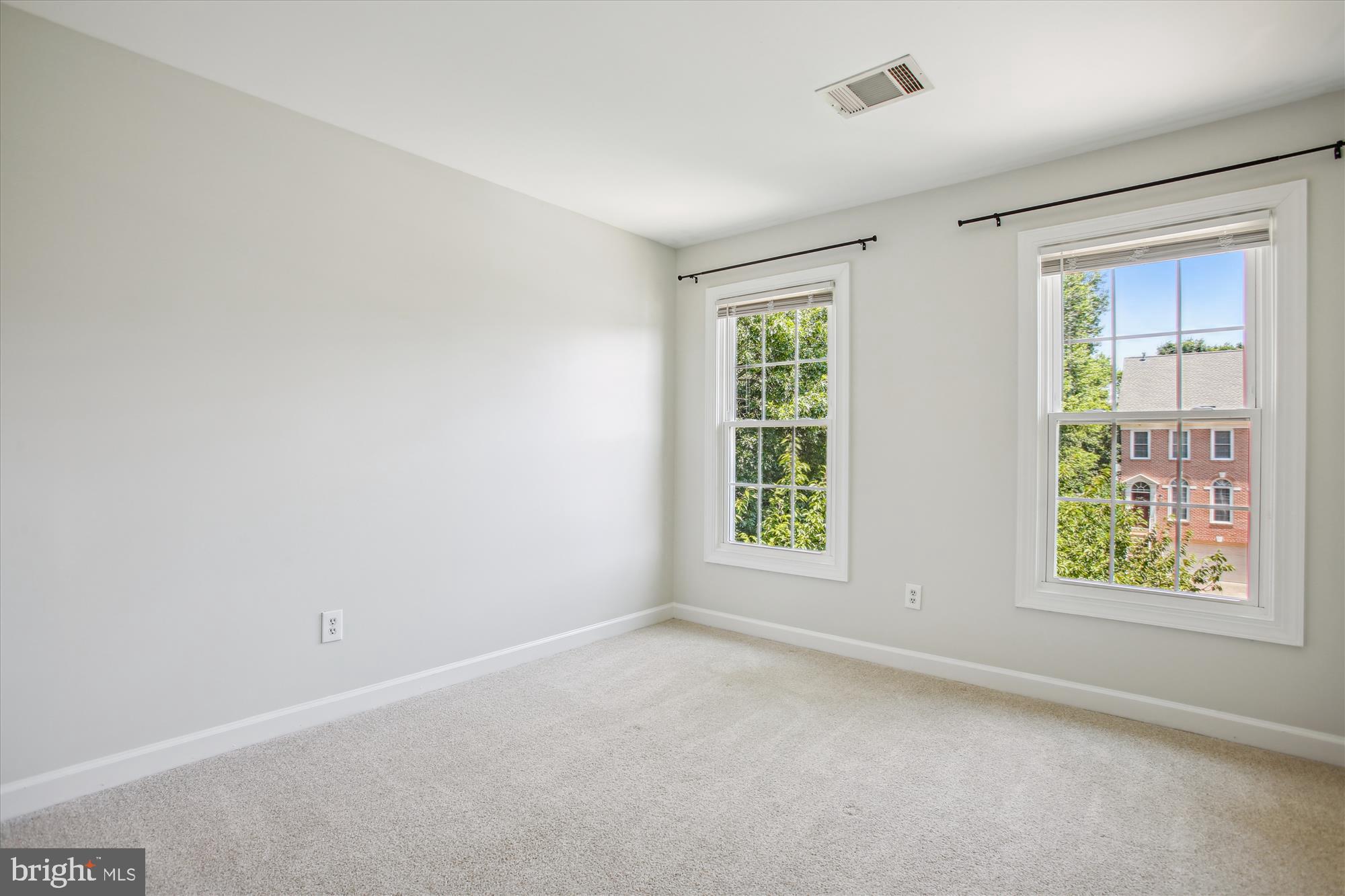123 ROLAND COURT SW