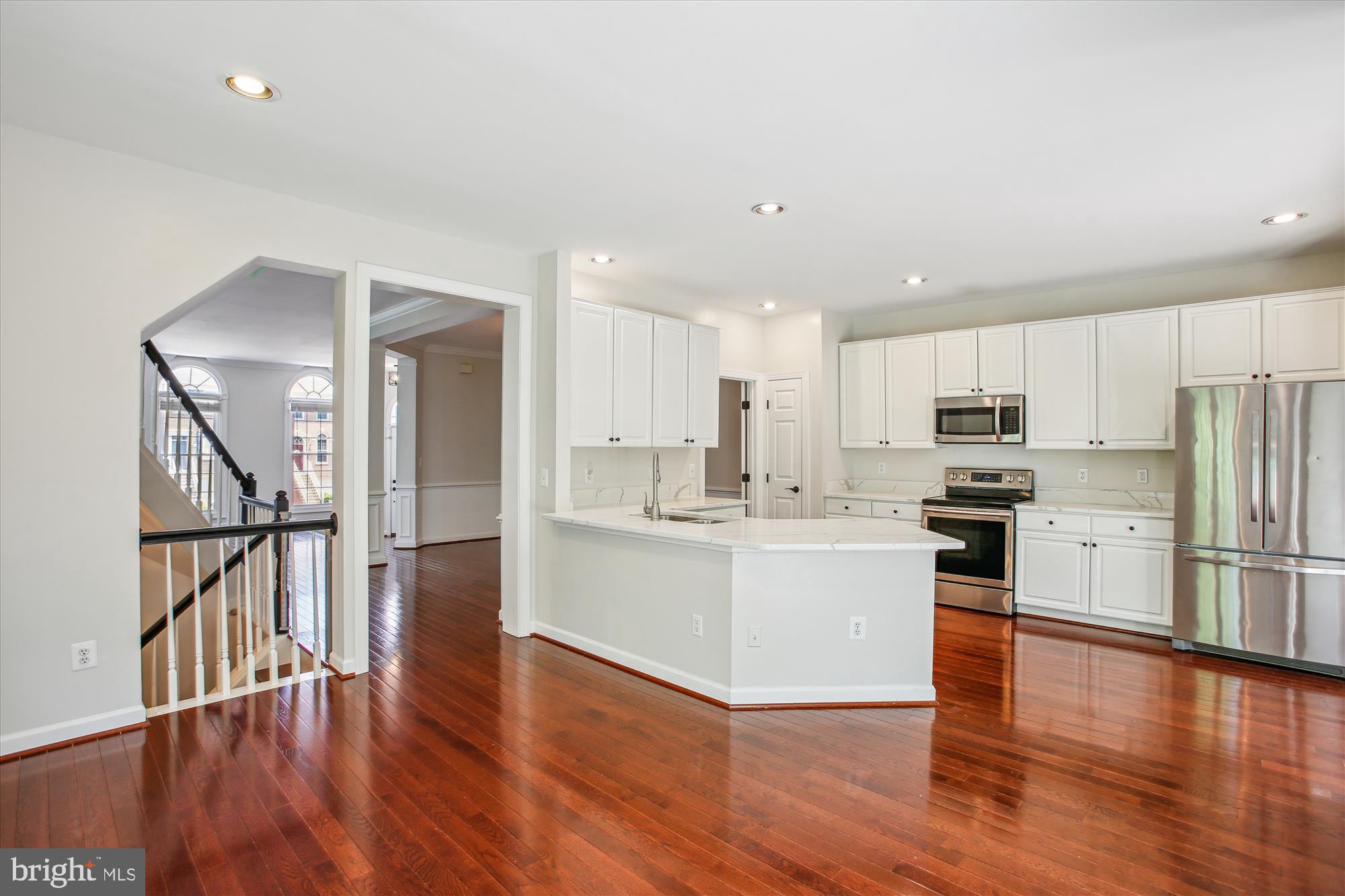 123 ROLAND COURT SW