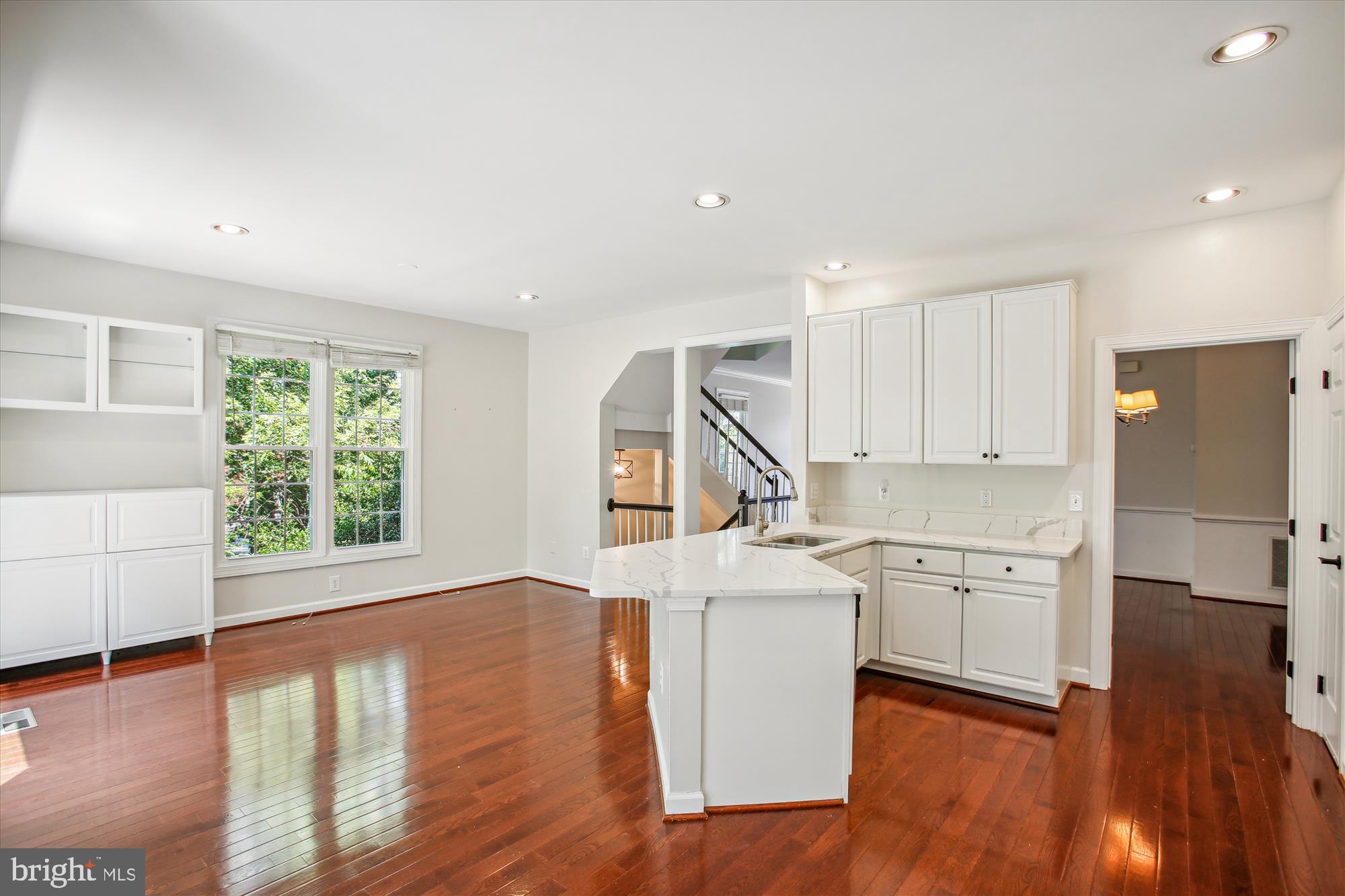 123 ROLAND COURT SW