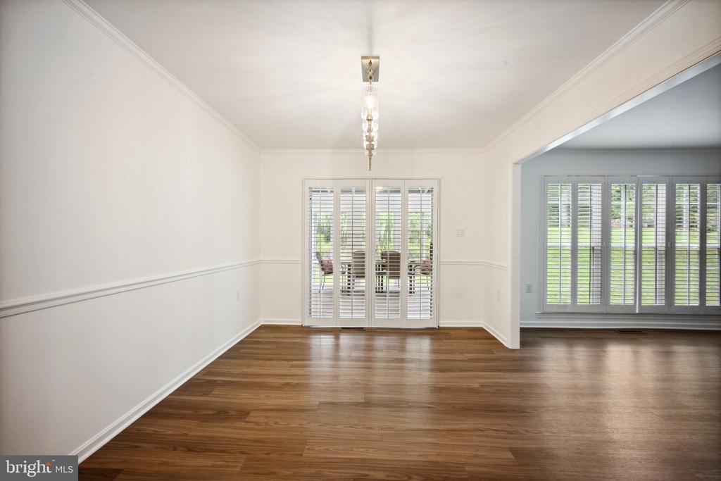 812 FOLLIN FARM LANE