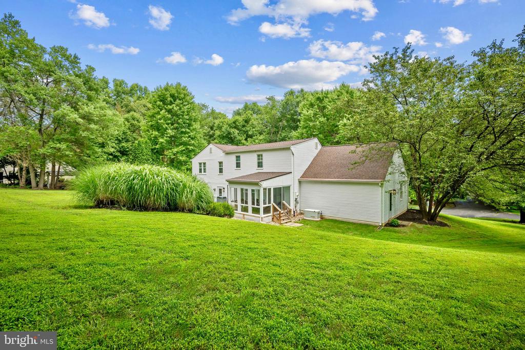 812 FOLLIN FARM LANE