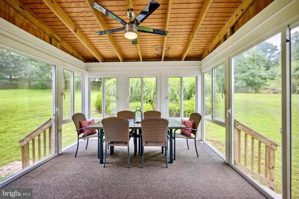 812 FOLLIN FARM LANE