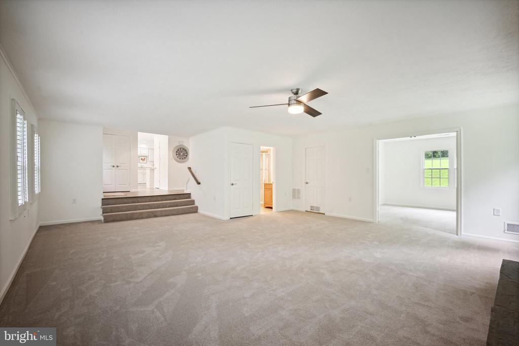 812 FOLLIN FARM LANE