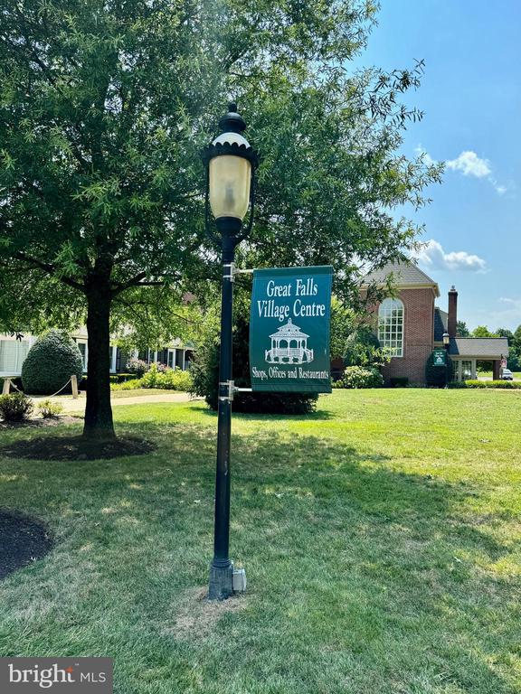 812 FOLLIN FARM LANE