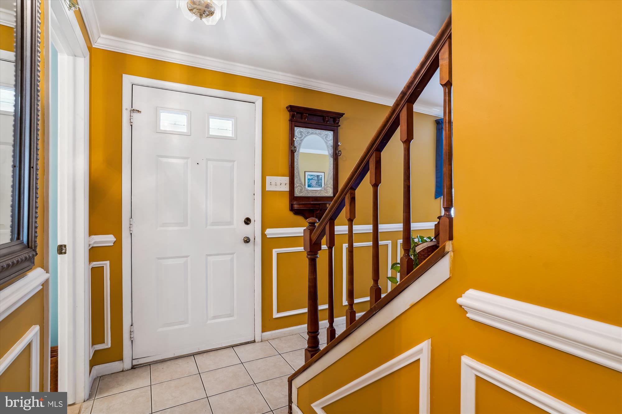 8833 WOODLAWN WAY