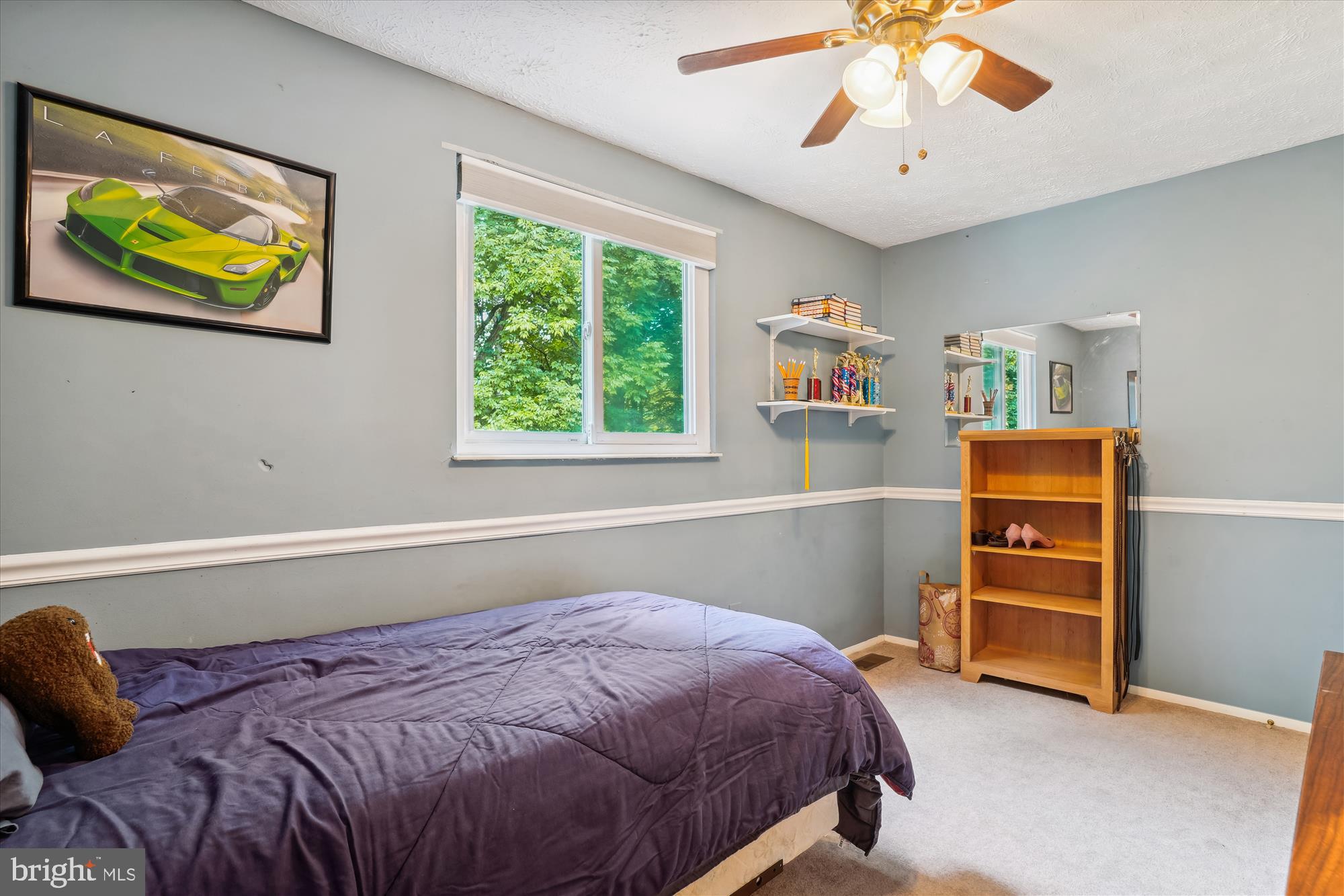 8833 WOODLAWN WAY