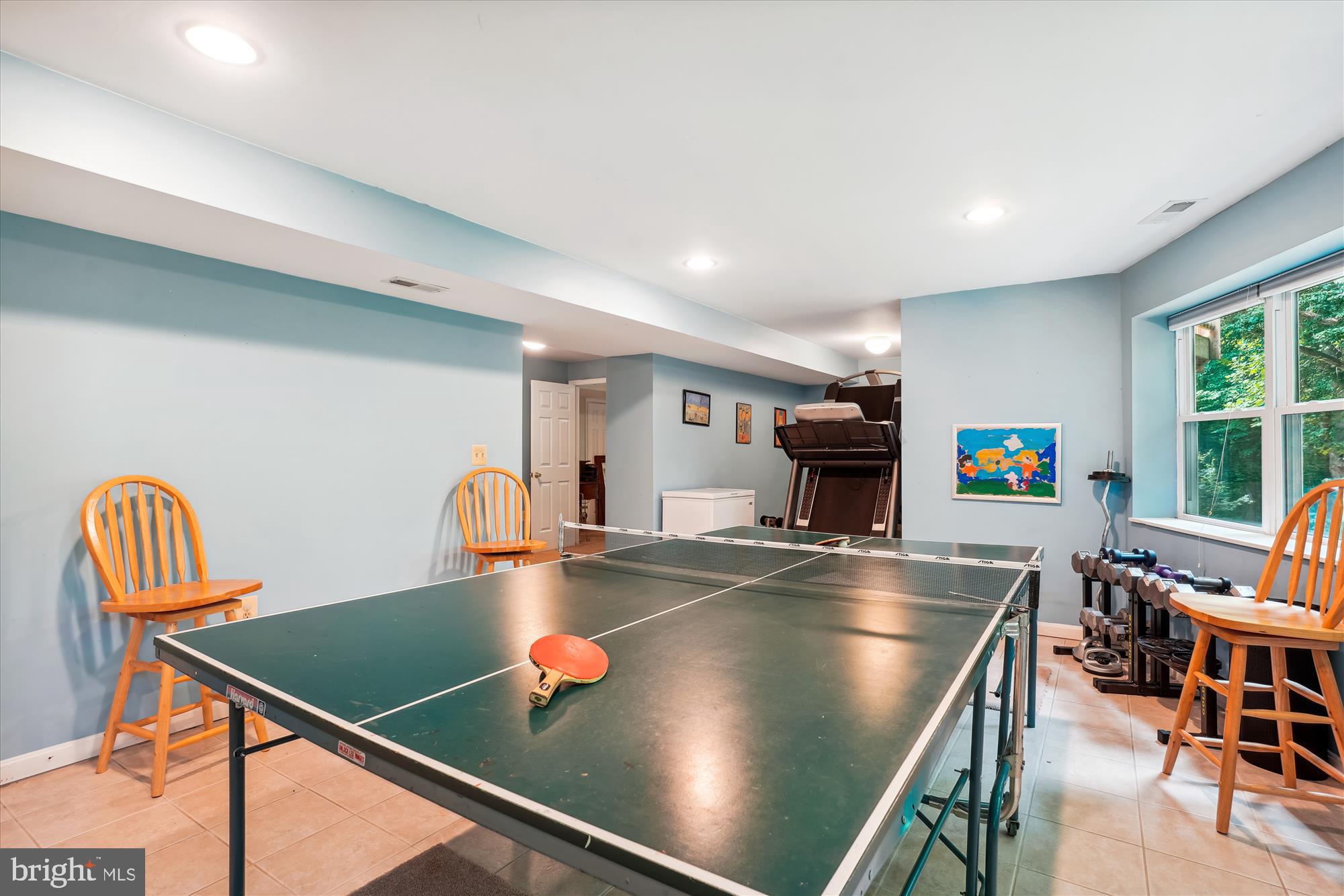 8833 WOODLAWN WAY