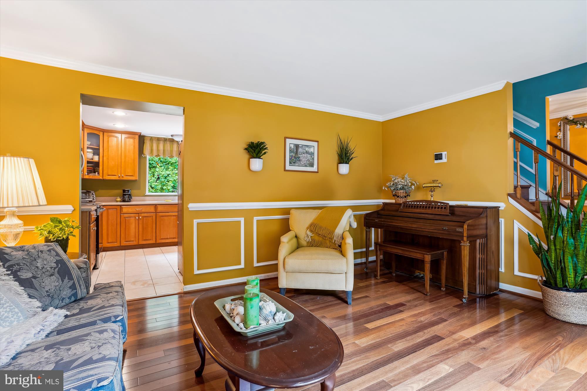 8833 WOODLAWN WAY
