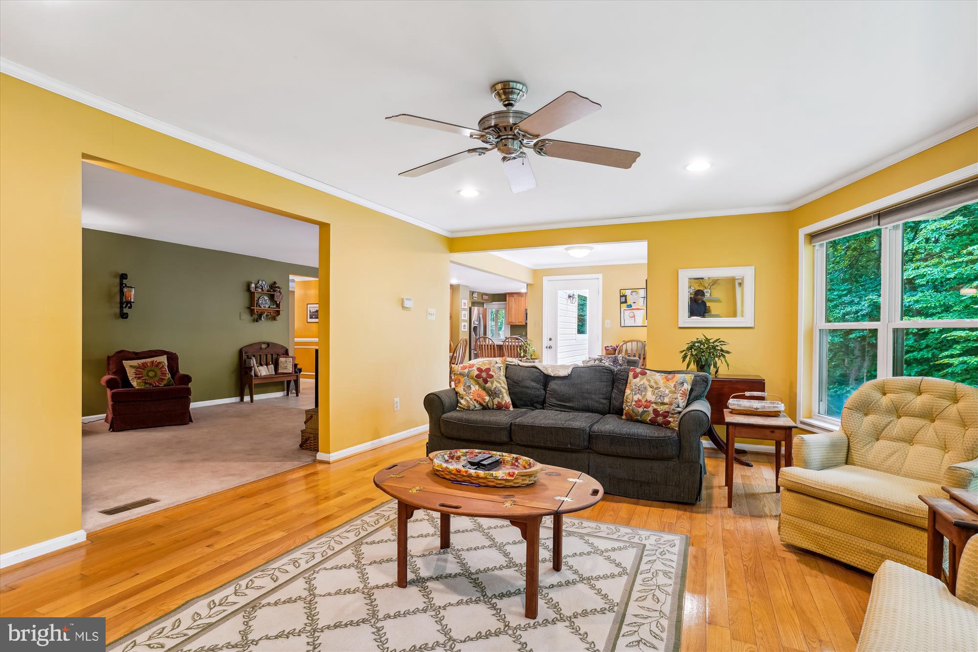 8833 WOODLAWN WAY