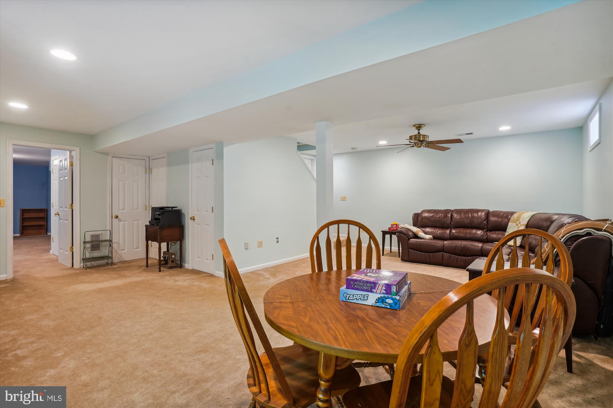 8833 WOODLAWN WAY