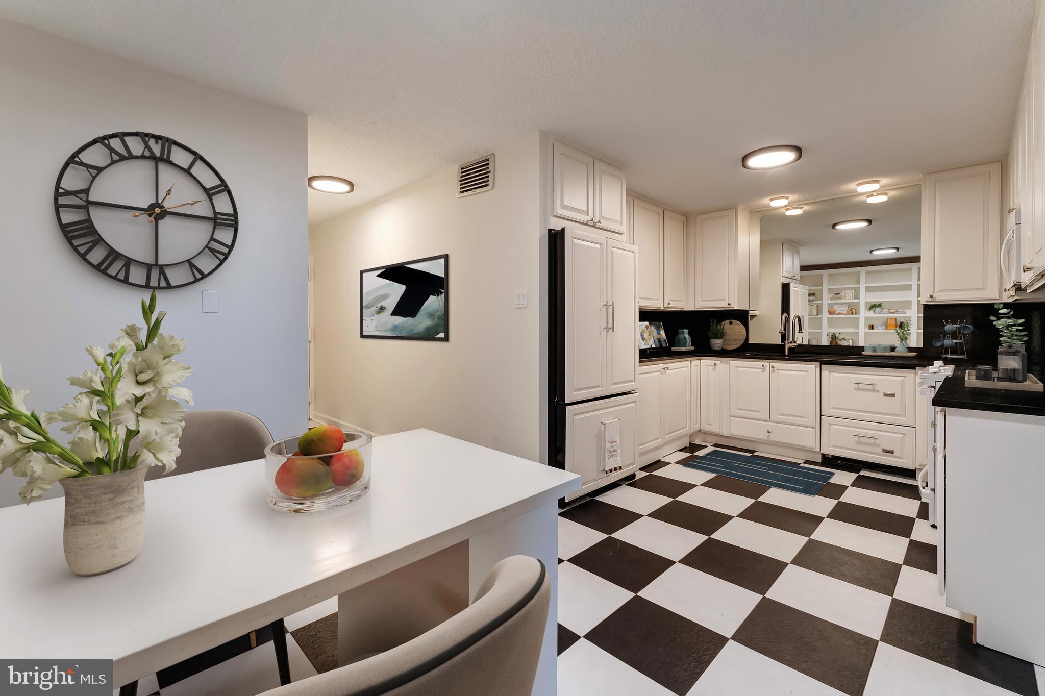 1800 OLD MEADOW 410
