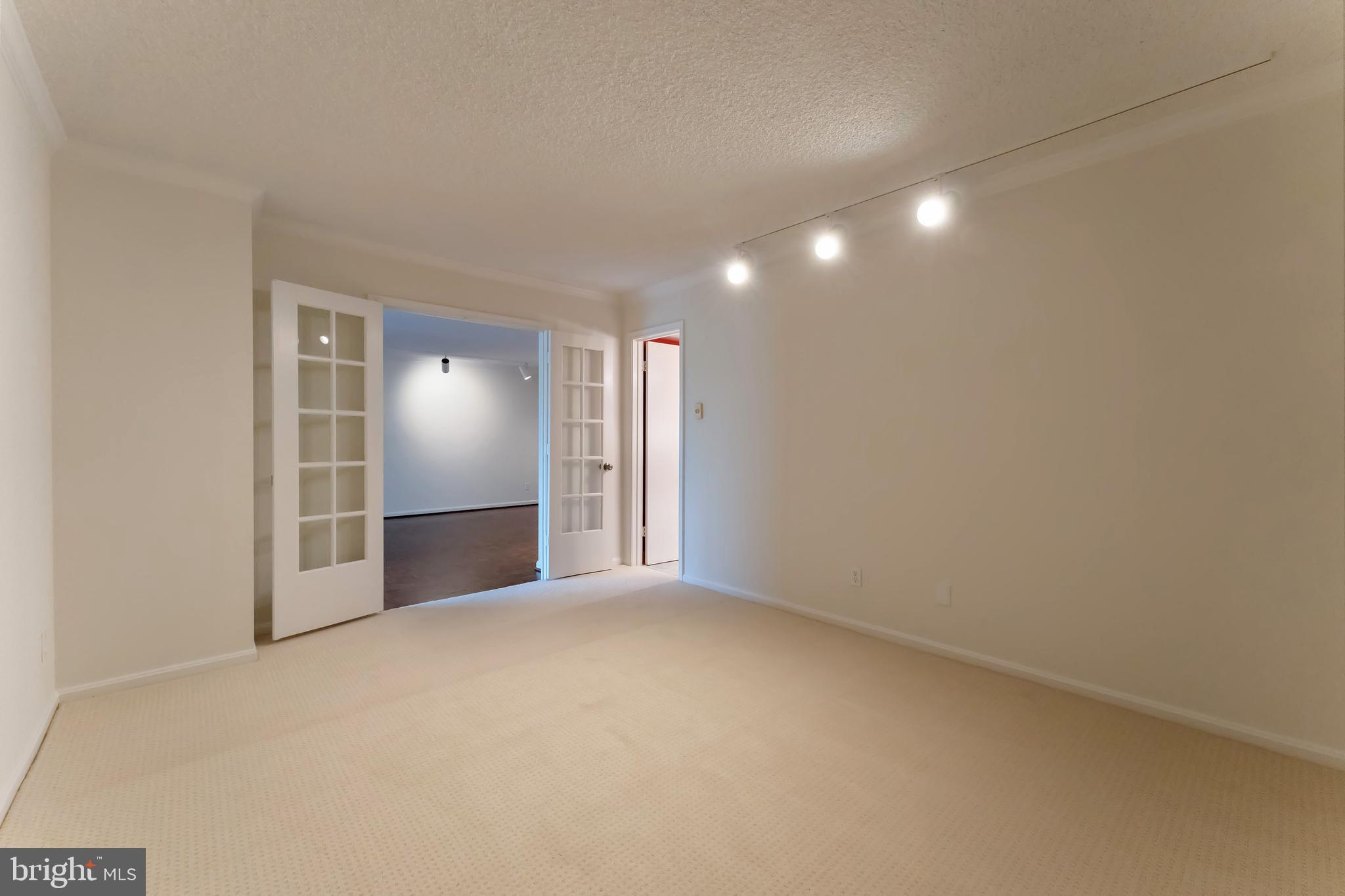 1800 OLD MEADOW 410