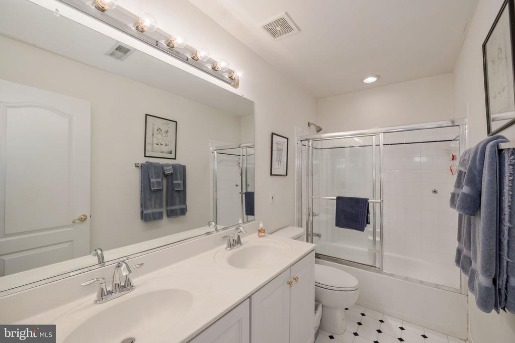 7109 AYERS MEADOW LANE