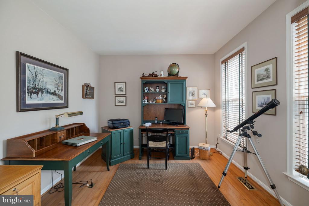 7109 AYERS MEADOW LANE