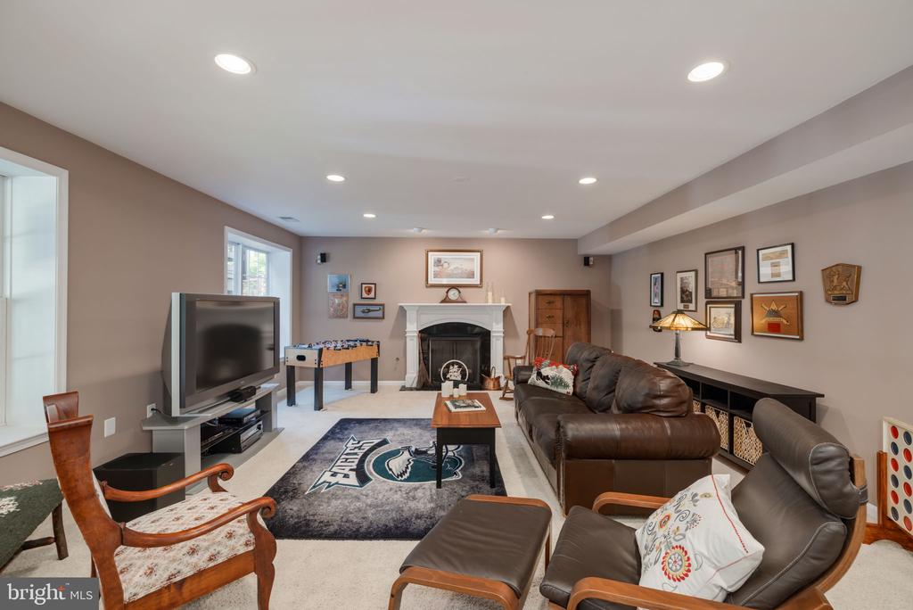 7109 AYERS MEADOW LANE