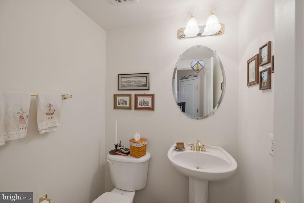 7109 AYERS MEADOW LANE