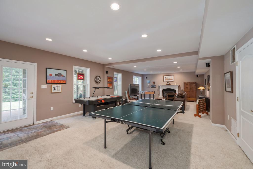 7109 AYERS MEADOW LANE