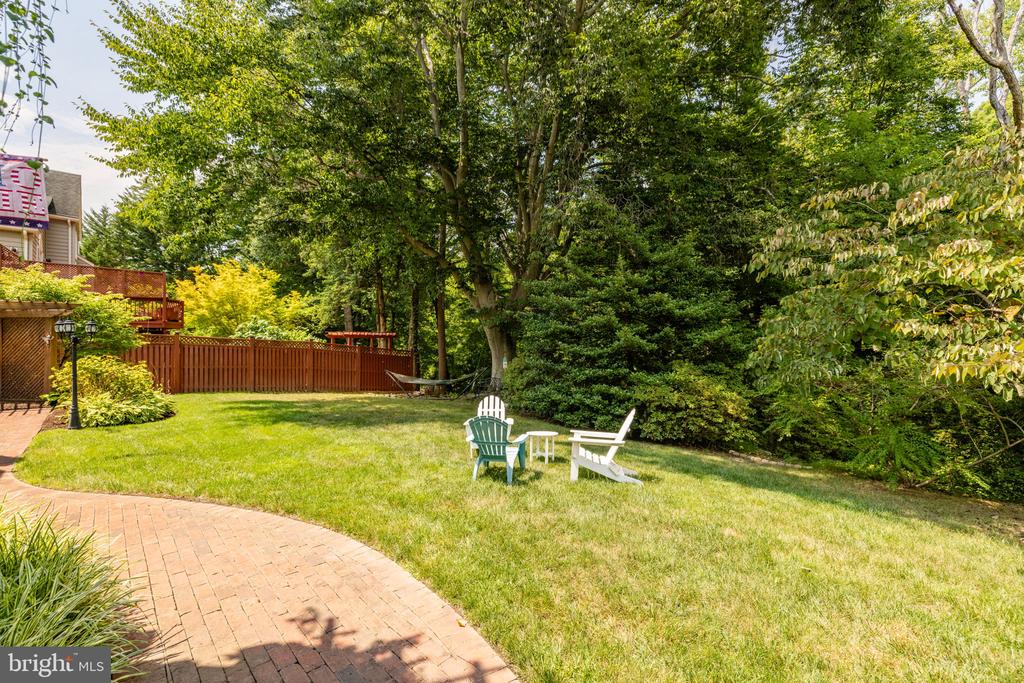 7109 AYERS MEADOW LANE