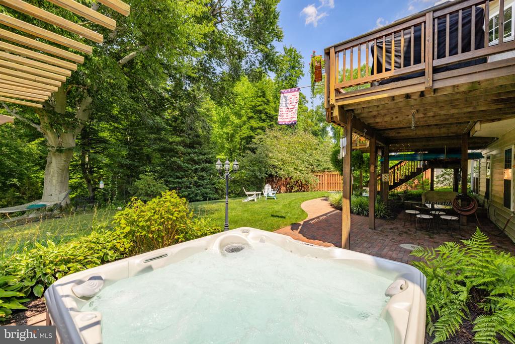 7109 AYERS MEADOW LANE