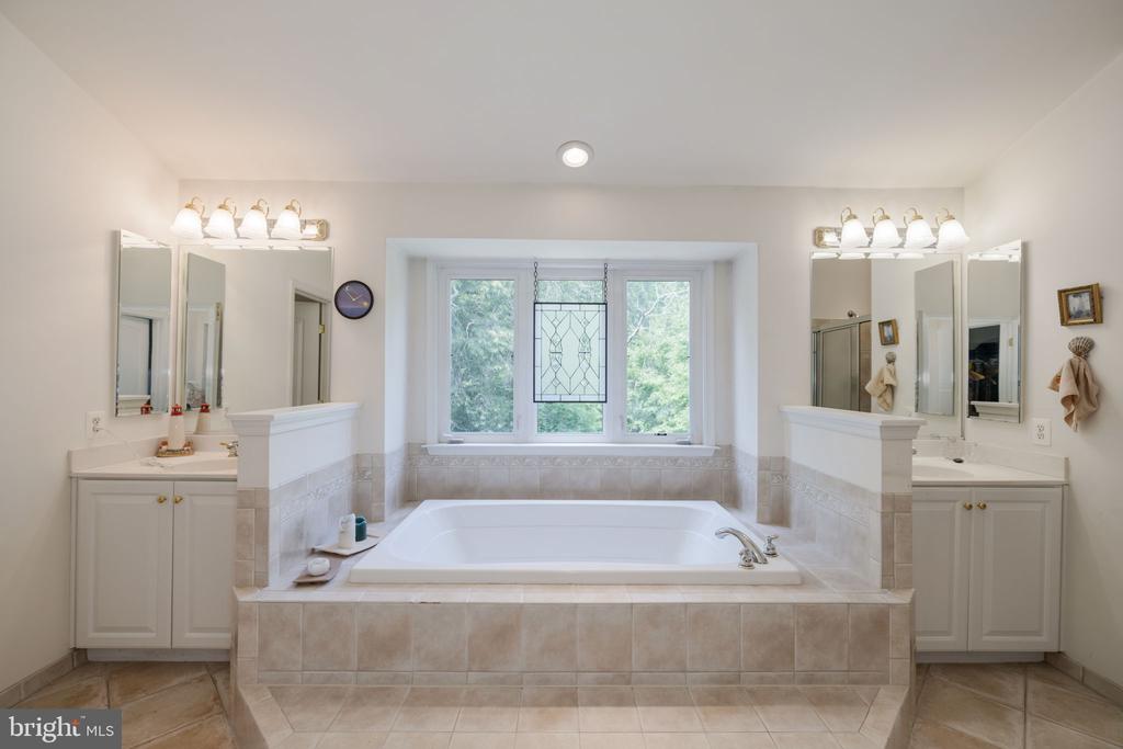7109 AYERS MEADOW LANE