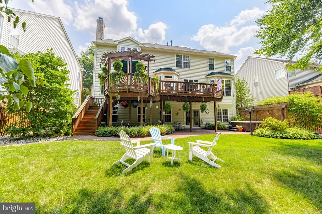 7109 AYERS MEADOW LANE
