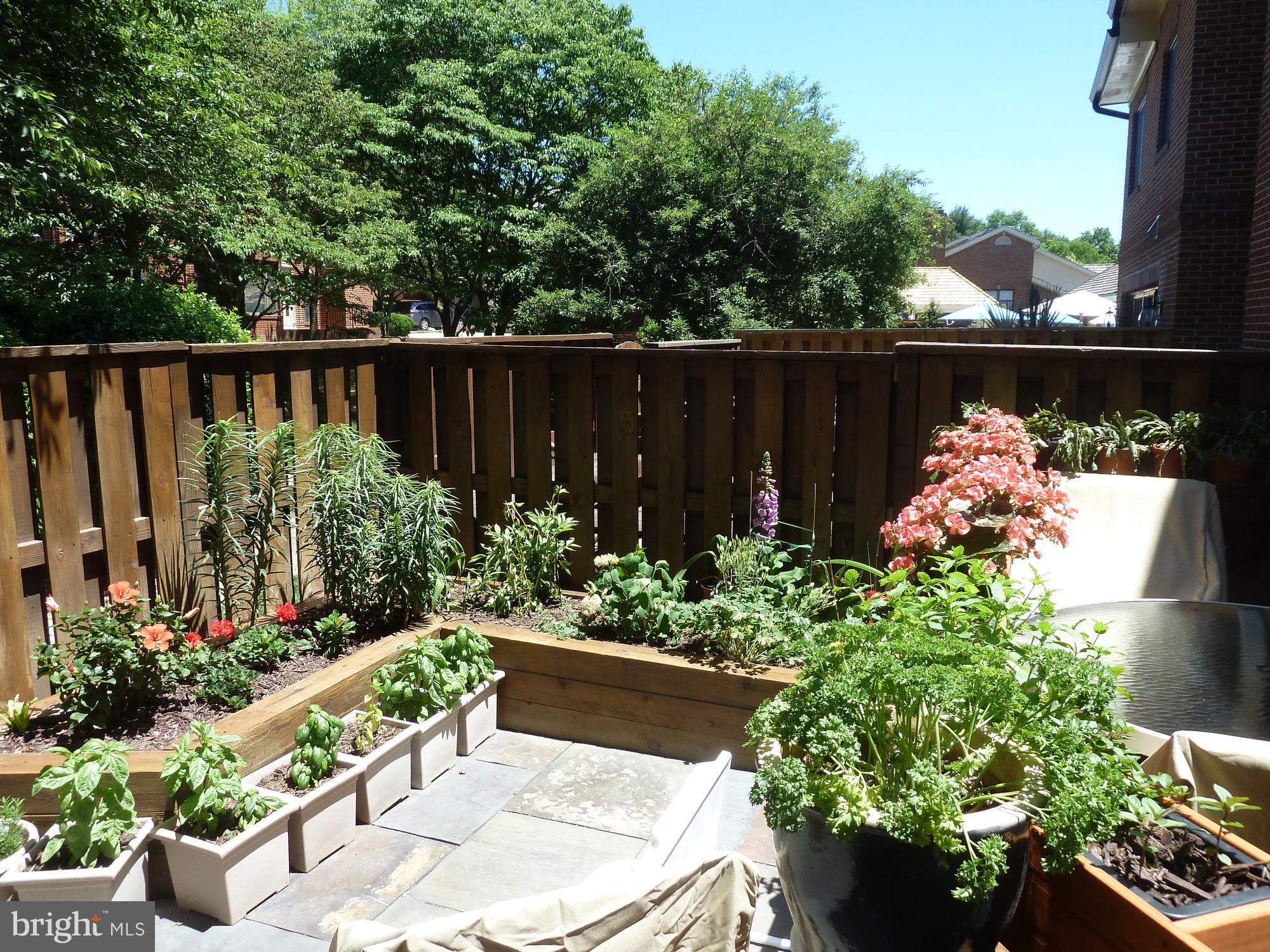 1445 HAMPTON HILL CIRCLE