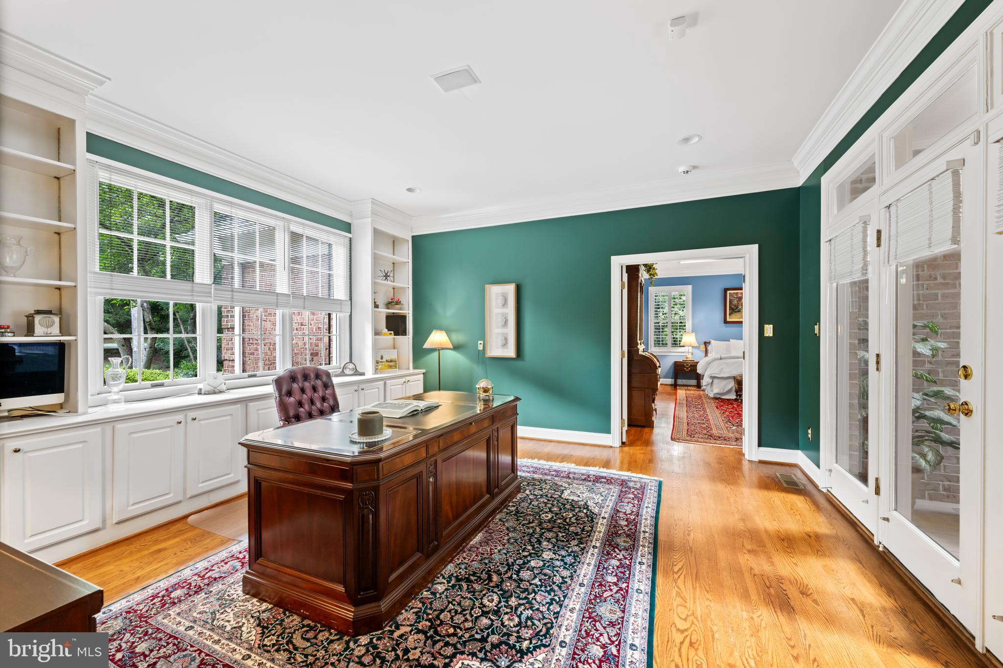 2089 HUNTERS CREST WAY