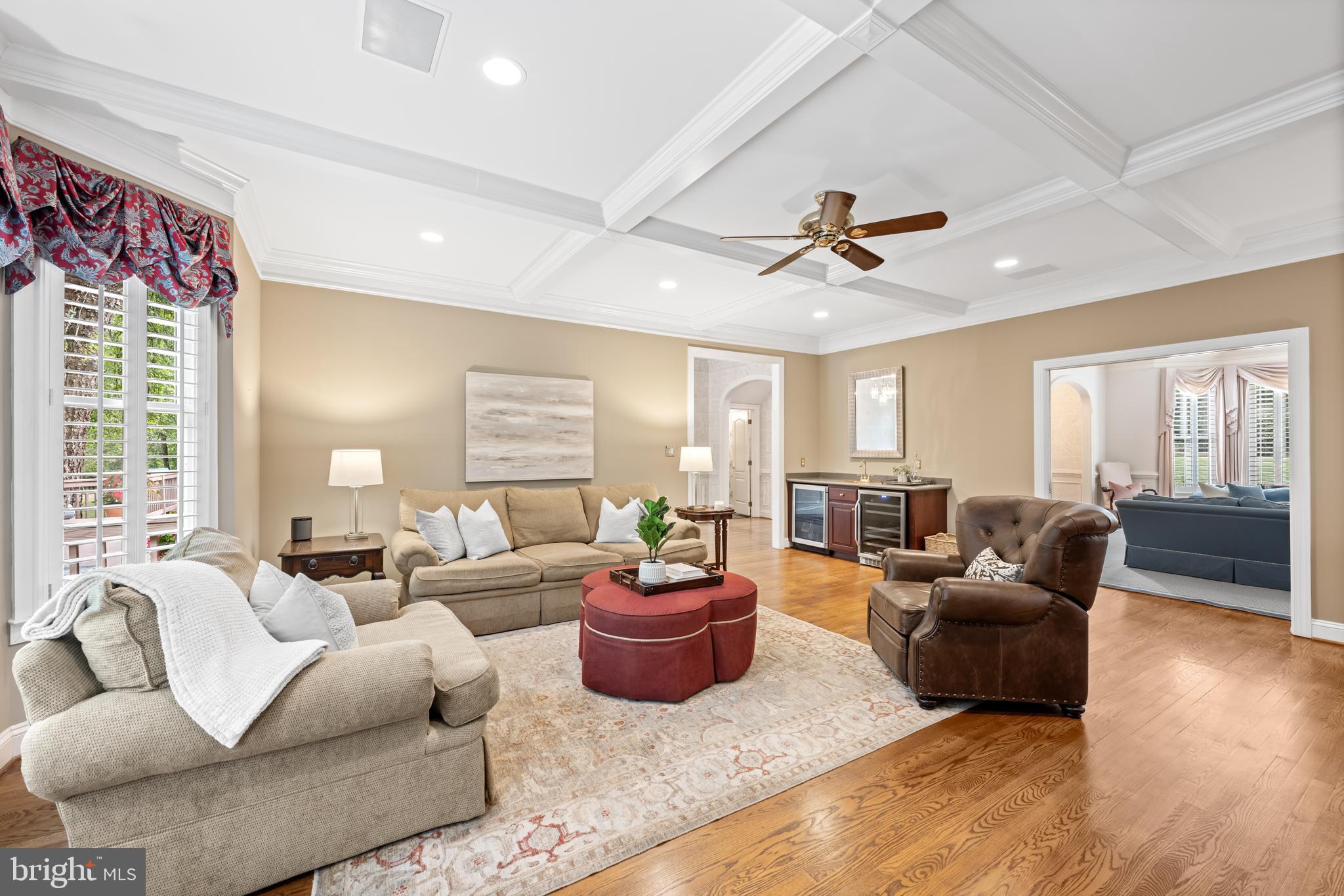 2089 HUNTERS CREST WAY