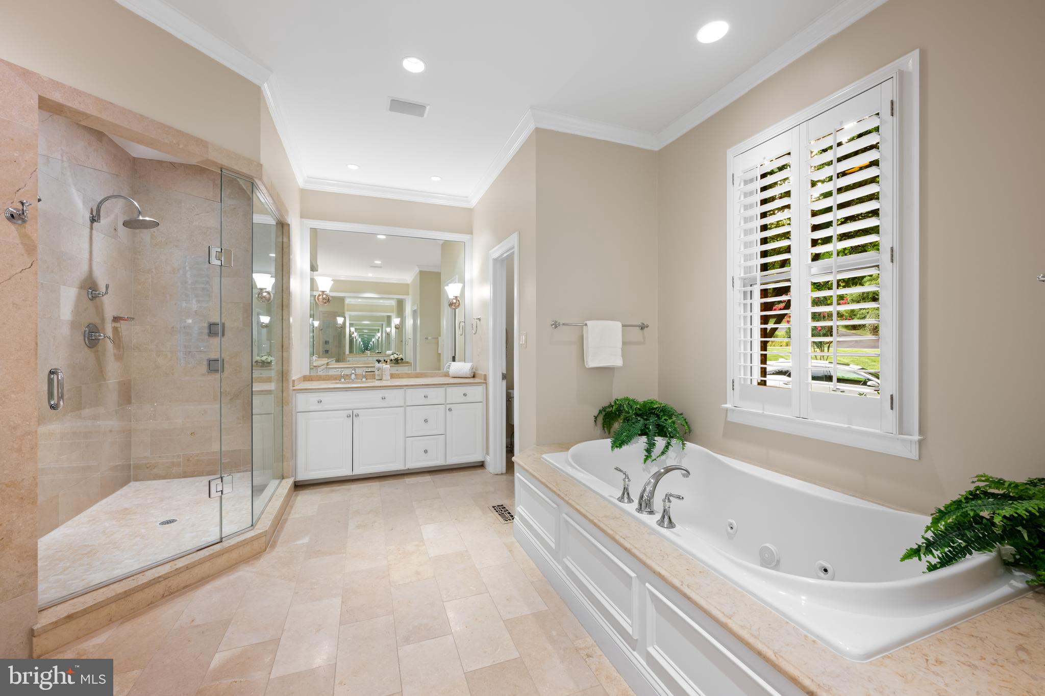 2089 HUNTERS CREST WAY