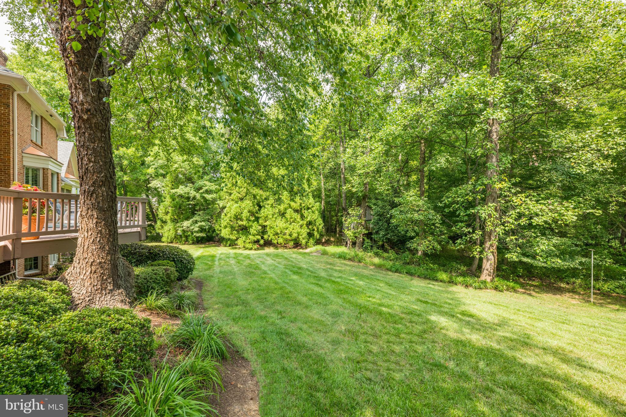 2089 HUNTERS CREST WAY