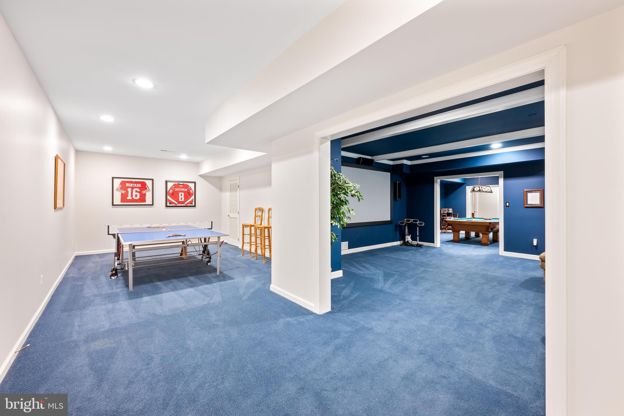 2089 HUNTERS CREST WAY