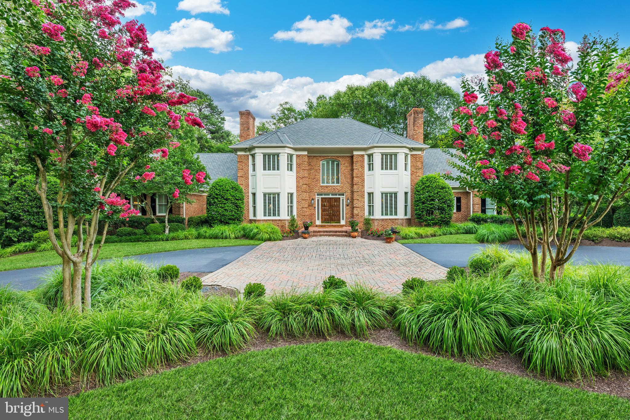 2089 HUNTERS CREST WAY