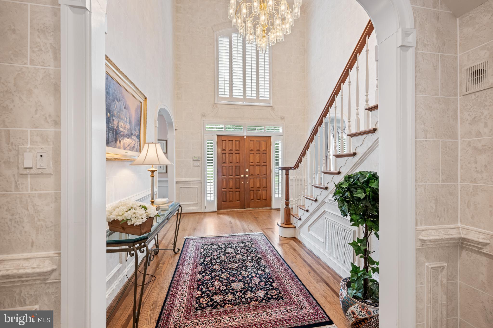 2089 HUNTERS CREST WAY