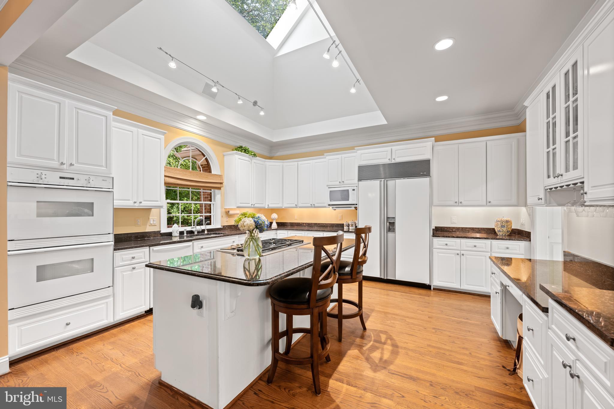 2089 HUNTERS CREST WAY