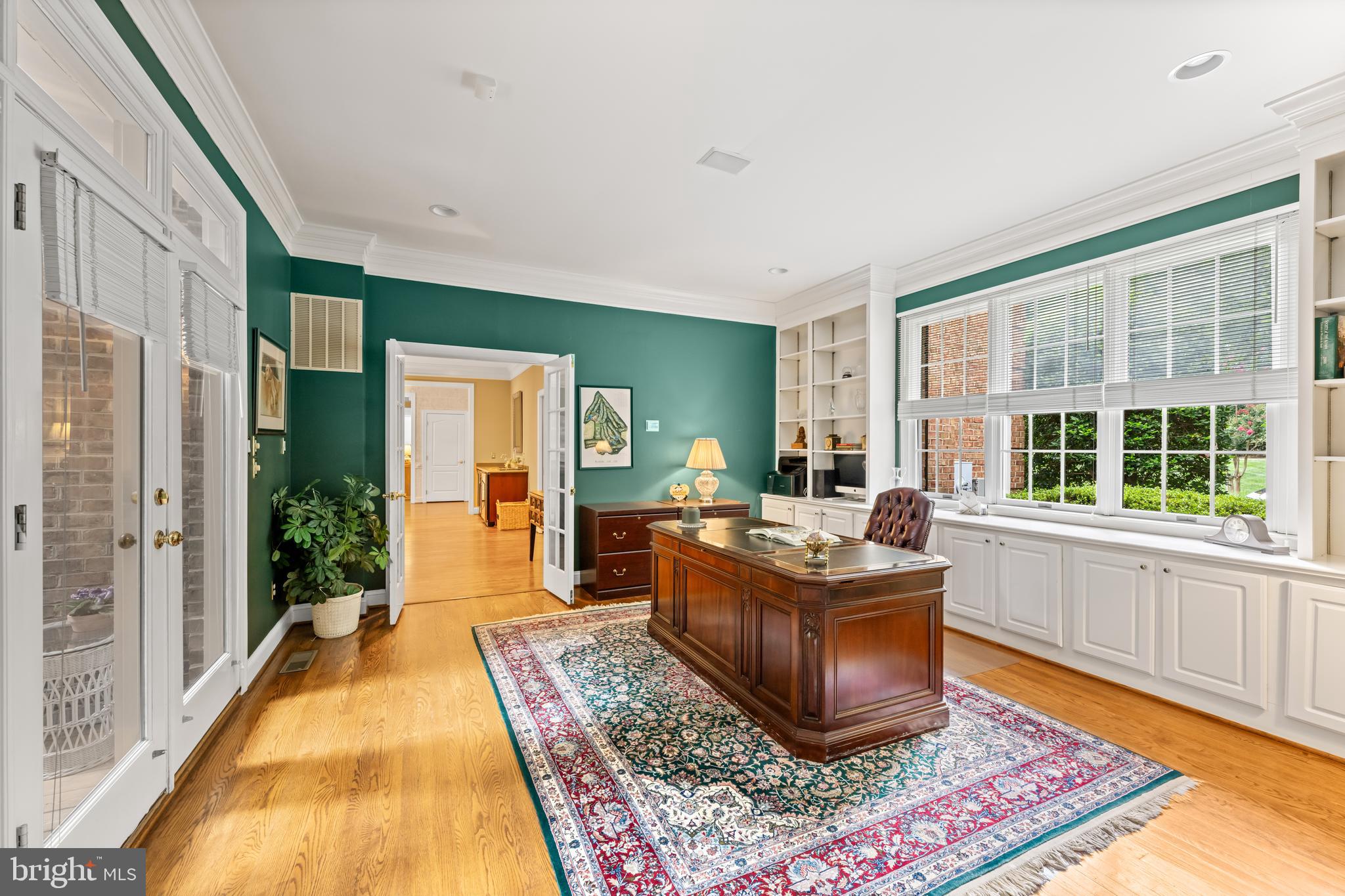 2089 HUNTERS CREST WAY