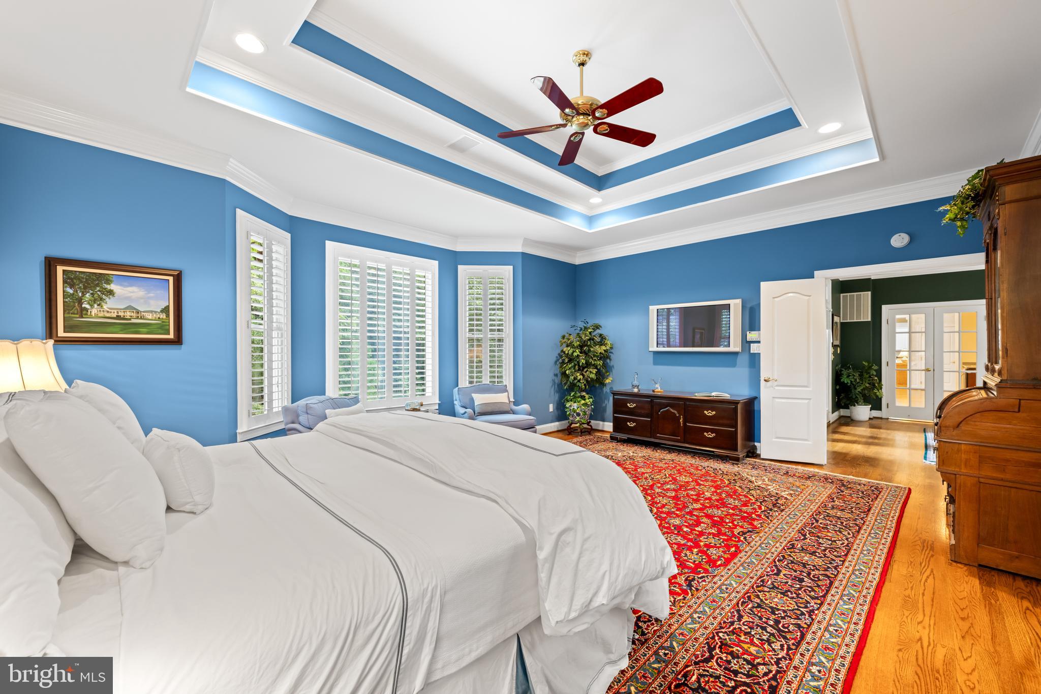 2089 HUNTERS CREST WAY