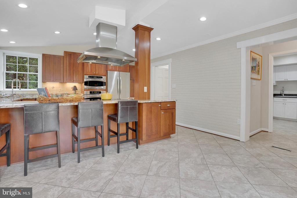 8017 AGIN COURT