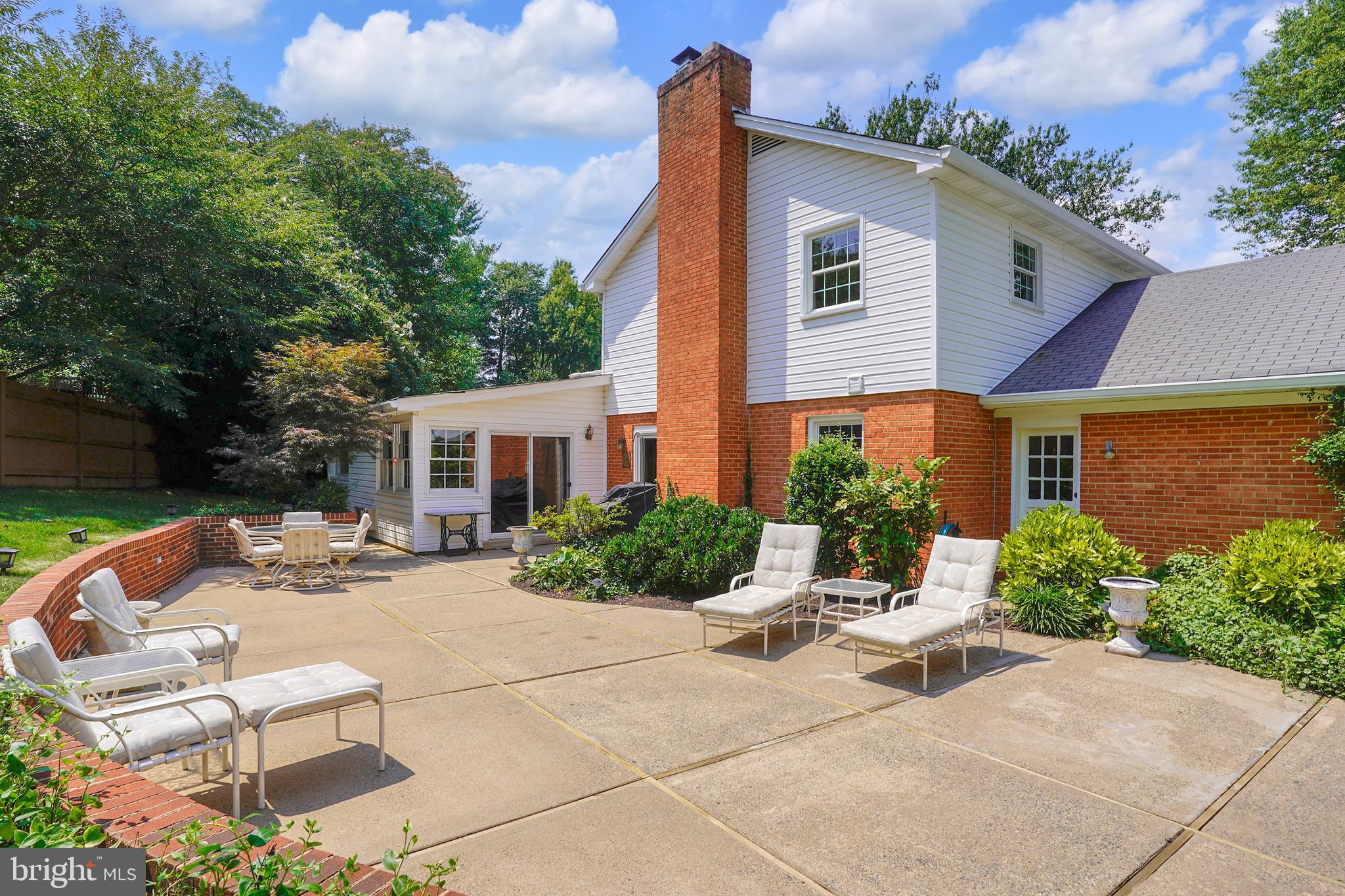8017 AGIN COURT