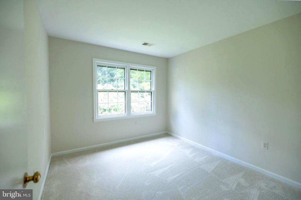 9752 HATMARK COURT