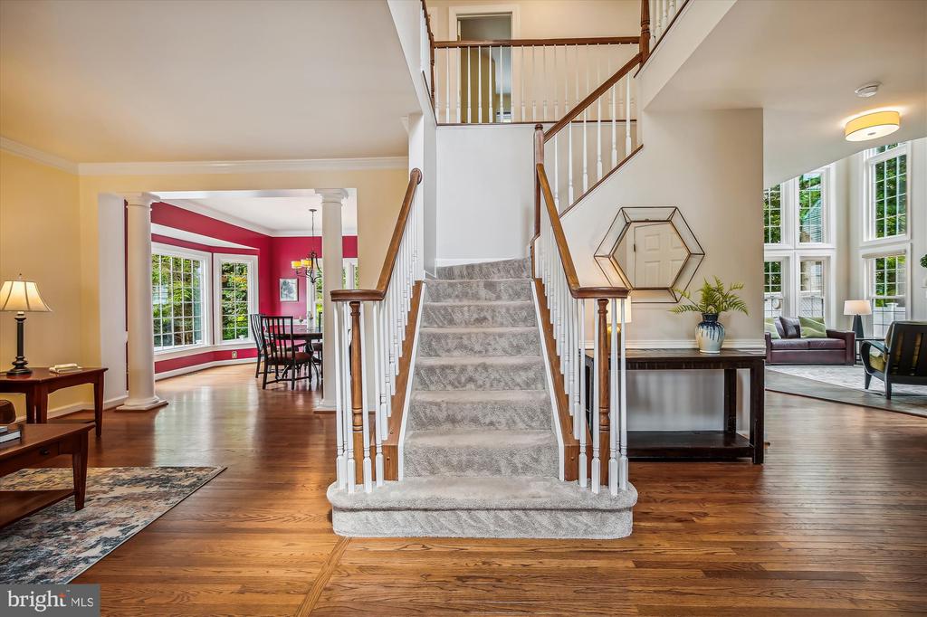 2576 HOLLY MANOR DRIVE