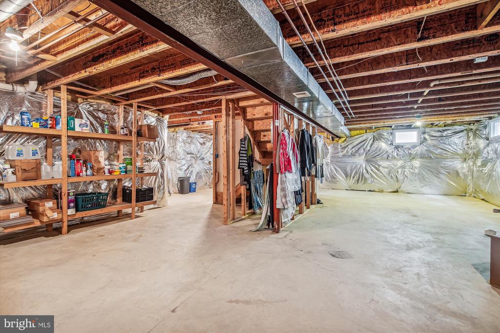 2576 HOLLY MANOR DRIVE