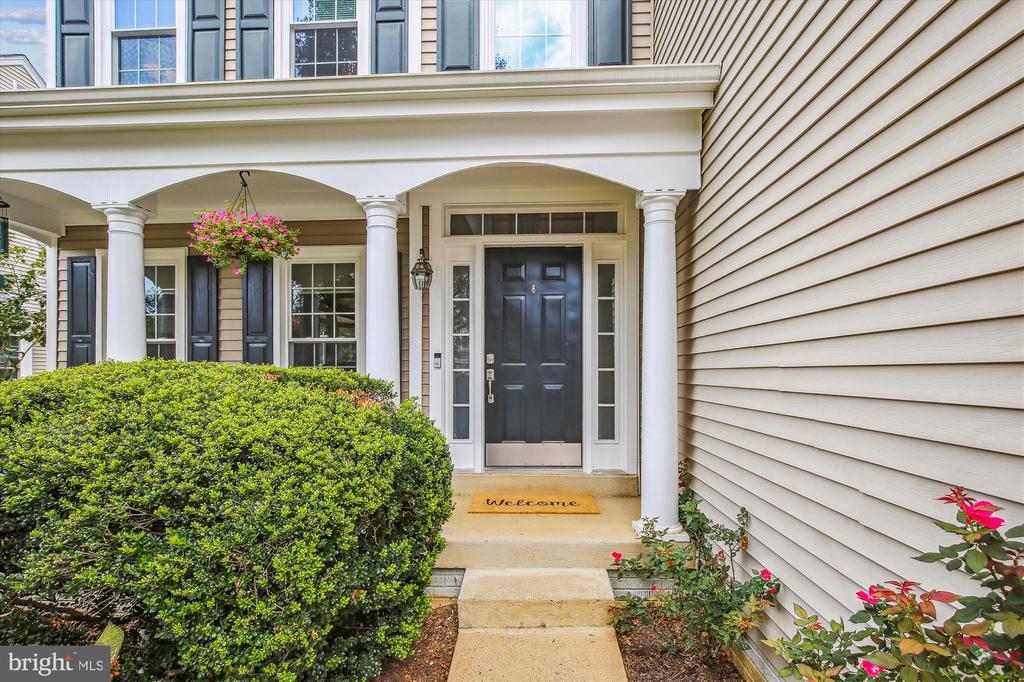 2576 HOLLY MANOR DRIVE