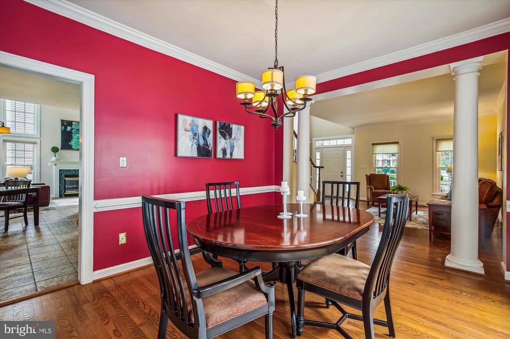 2576 HOLLY MANOR DRIVE