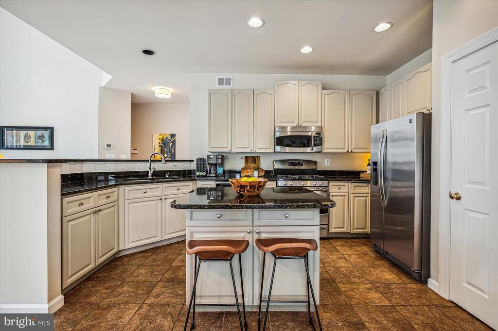 2576 HOLLY MANOR DRIVE