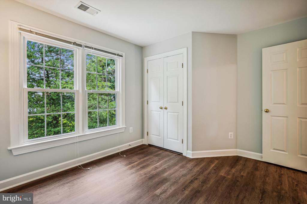 2576 HOLLY MANOR DRIVE